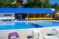 Outdoor swimming pool, Albac , Photo: WR